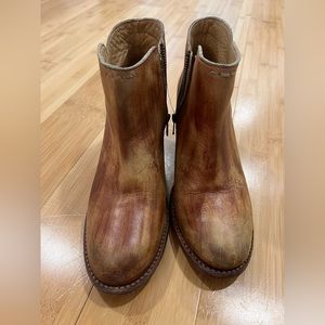 Bed Stu Size 8 Women’s Yell Distressed Leather Booties